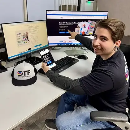 Customer placing DTF transfer order on website.
